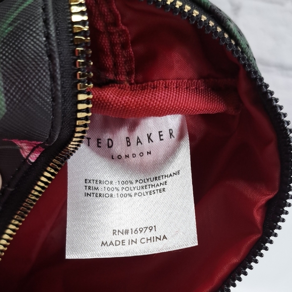 TED BAKER LONDON COSMETIC POUCH 'SCATTERED BOUQÙET' FĹORAL LOAF STYLE - Picture 9 of 16